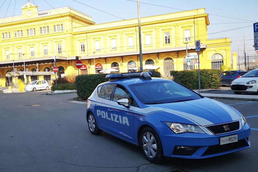 Modena, spaccio e rapine in viale Crispi. I residenti: «Siamo esasperati»