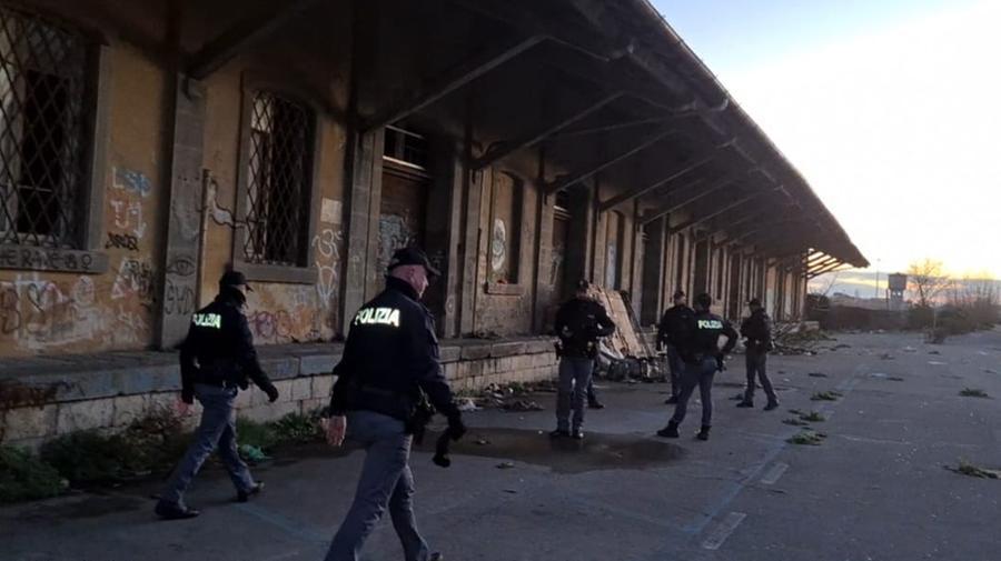 Lucca, espulso 38enne pregiudicato
