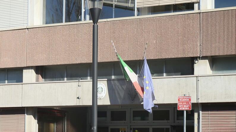 Crolla il soffitto all’Istituto Secchi di Reggio Emilia