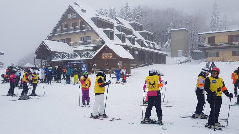 Modena, la neve fa sorridere l’Appennino: «Settimana all’insegna dello sci»