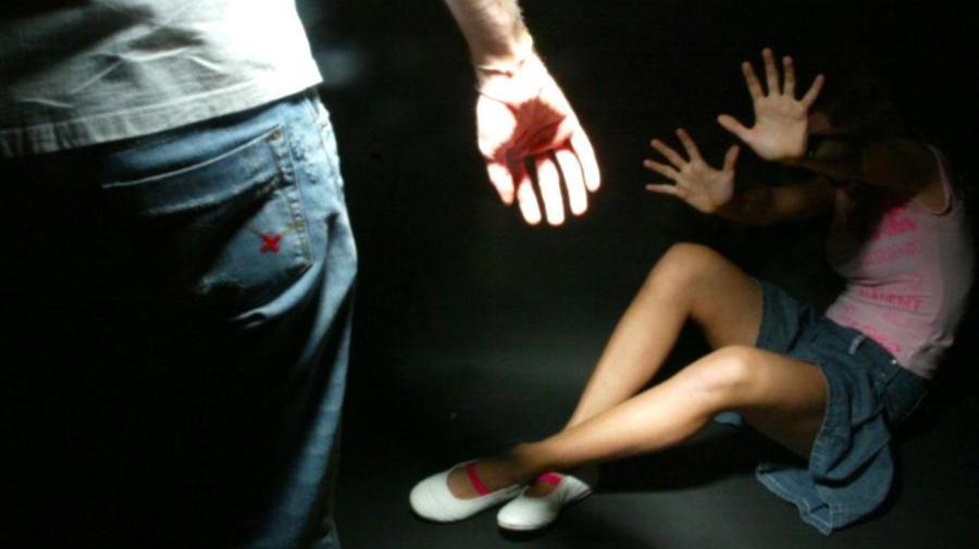 Modena, dalle botte allo stalking: marito finisce a processo