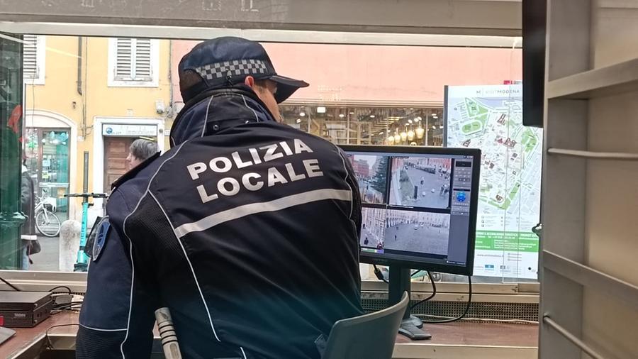 Carpi, fermato minorenne alla guida di un’auto