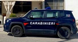 Carabiniere derubato a Ferrara, la refurtiva finisce online: denunciata una donna
