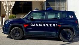 Carabiniere derubato a Ferrara, la refurtiva finisce online: denunciata una donna