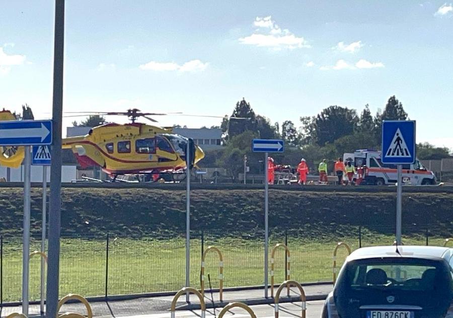 Crolla il ponte abusivo che aveva costruito: grave in ospedale un 57enne di Tuili