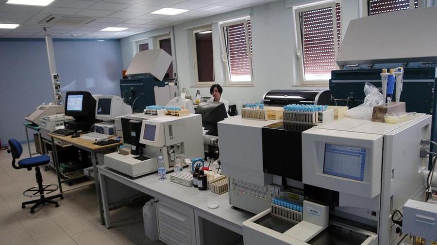 Il laboratorio di analisi dell'ospedale San Francesco