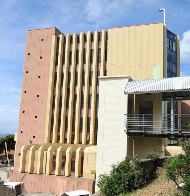 Infermiere picchiato al pronto soccorso, il racconto choc: «Preso per il camice e sbattuto alla porta»