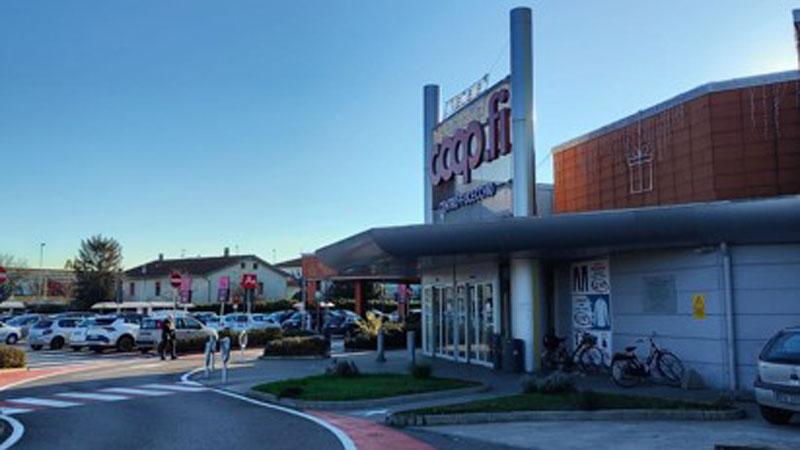 Fucecchio, furto da film al centro commerciale: gioielleria svaligiata, ladri in fuga con un super bottino