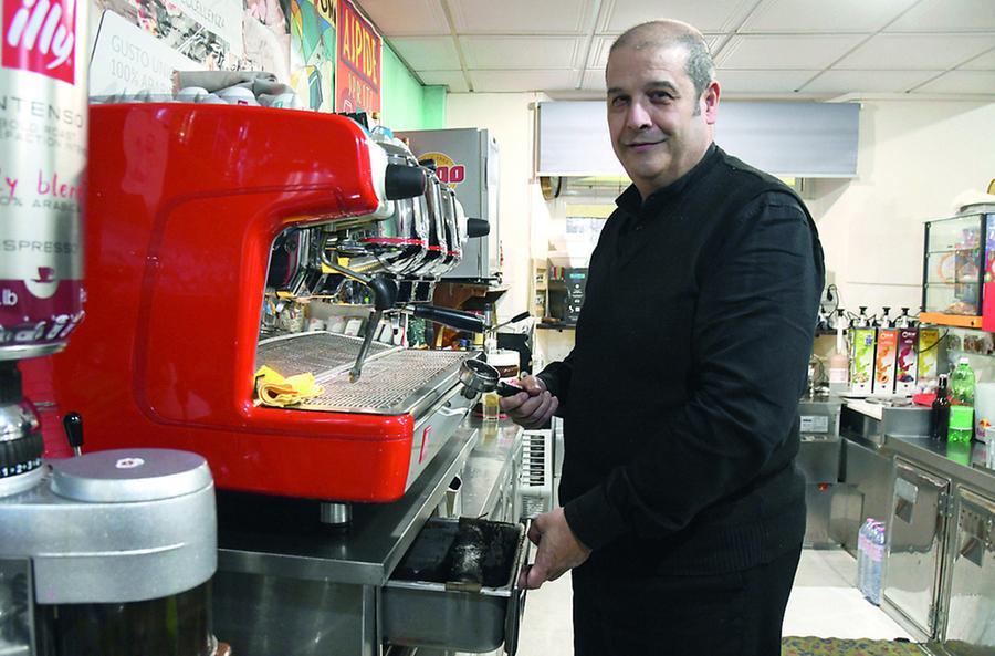 Bannantoni Busio, il poeta del bar delle Grazie di Nuoro