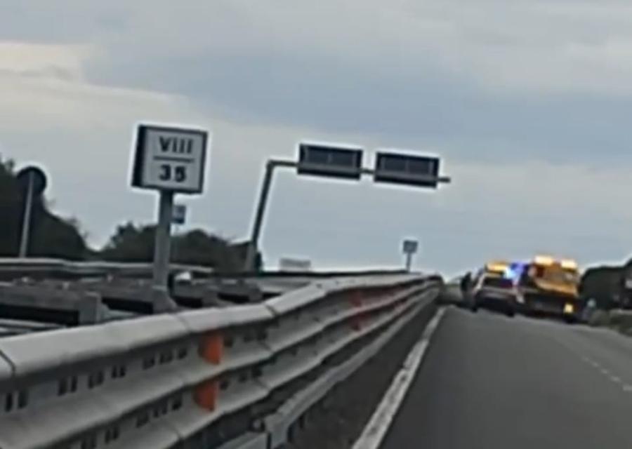 Siliqua, con l’auto contro il guard rail sulla 130: grave un uomo