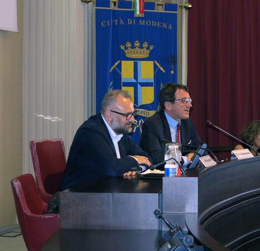 Modena, Muzzarelli-Mezzetti: ancora fumata grigia e cresce il malumore