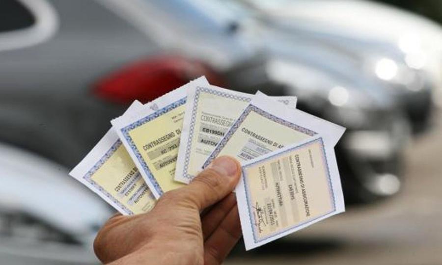 Pochi incidenti e tariffe alle stelle, lo strano caso delle polizze Rc auto a Prato: il possibile motivo