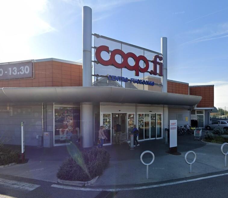 L’ingresso del centro commerciale Unicoop a Fucecchio
