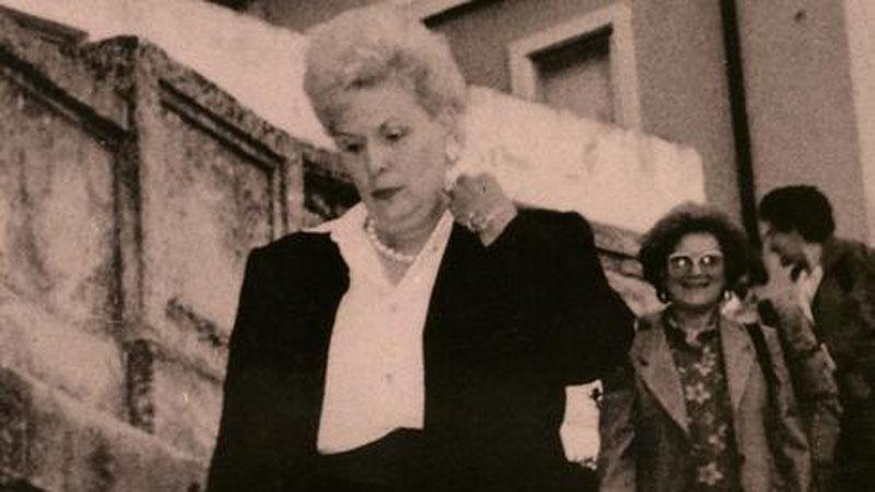 Romana Bonacchi fu uccisa con 27 coltellate il 9 febbraio 1996. Il suo omicidio è ancora irrisolto. Viveva alla Ferruccia di Quarrata