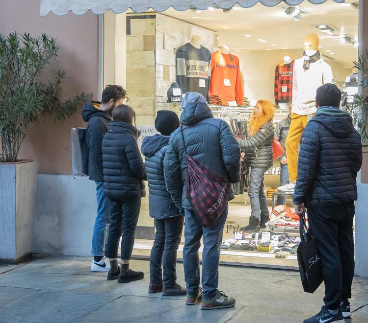 Modena, i saldi non decollano: vendite invariate per sei attività su dieci<br>
