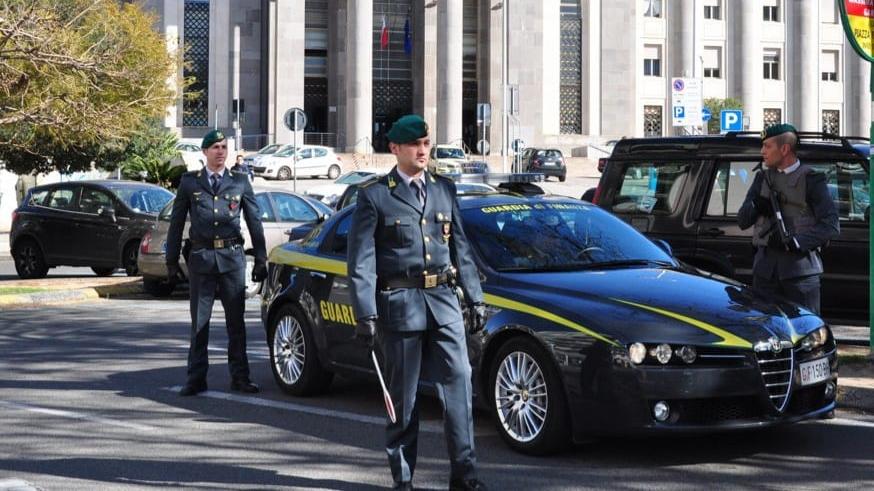 Investono in titoli 90mila euro dei ristori per il Covid: denunciati marito e moglie commercianti di Sanluri