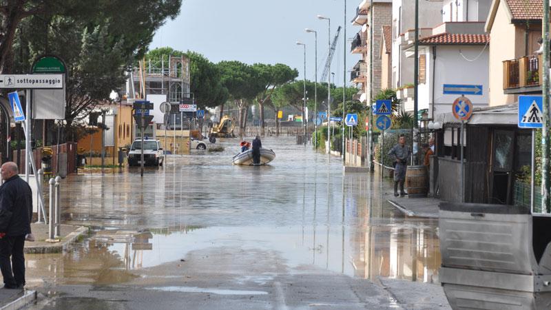 Albinia alluvionata nel novembre del 2012 (foto Enzo Russo)