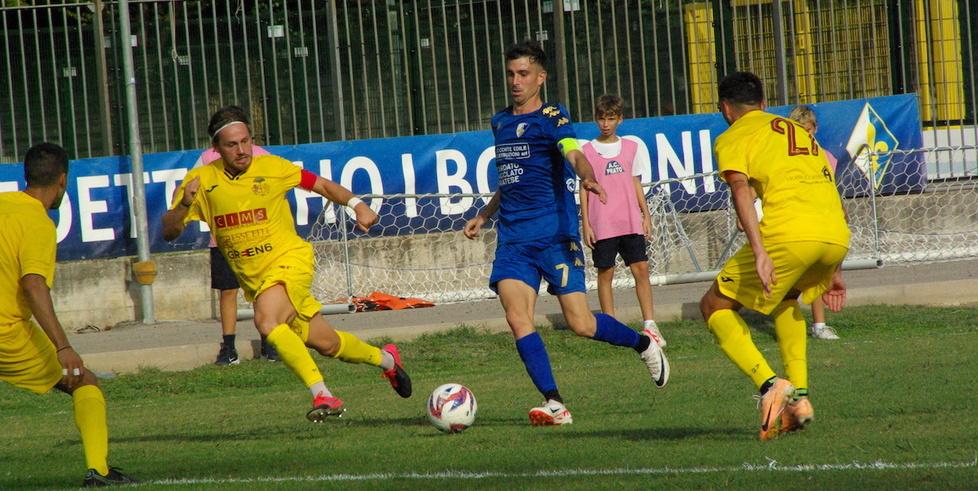 Un momento della sfida tra Prato e Ravenna nel girone di andata