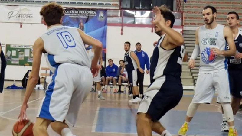 
	Un&rsquo;azione del match tra Follonica e Valdicornia

