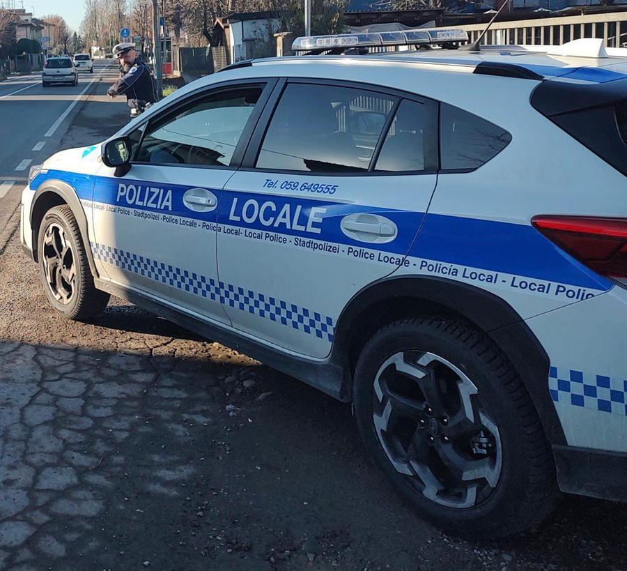 Carpi, cade in scooter e ha il tasso alcolico tre volte superiore al consentito: denunciato