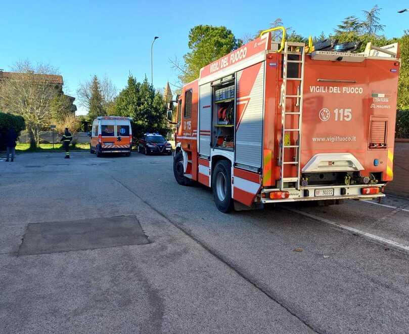 Ferrara, anziana soccorsa in casa grazie ai vicini attenti