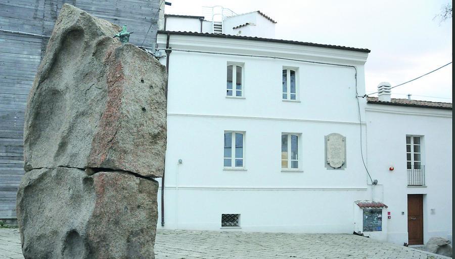 Nuoro, il destino della casa natale Satta