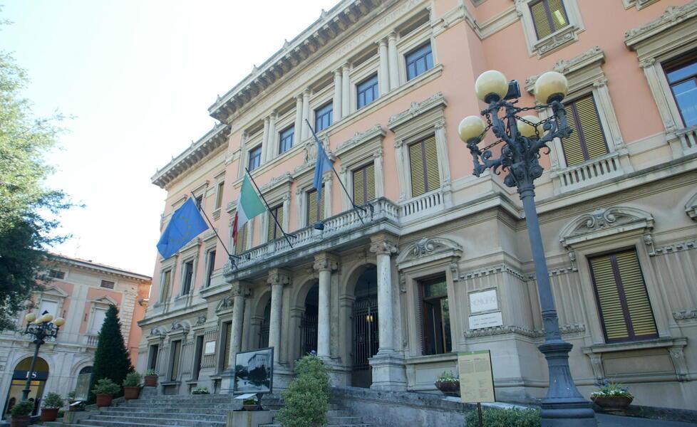 Il palazzo comunale di Montecatini in viale Verdi