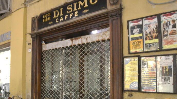 Il Caffè Di Simo, storico locale di via Fillungo