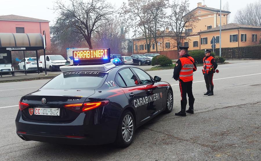 Modena, scelgono male il bersaglio: tentano di rapinare i carabinieri
