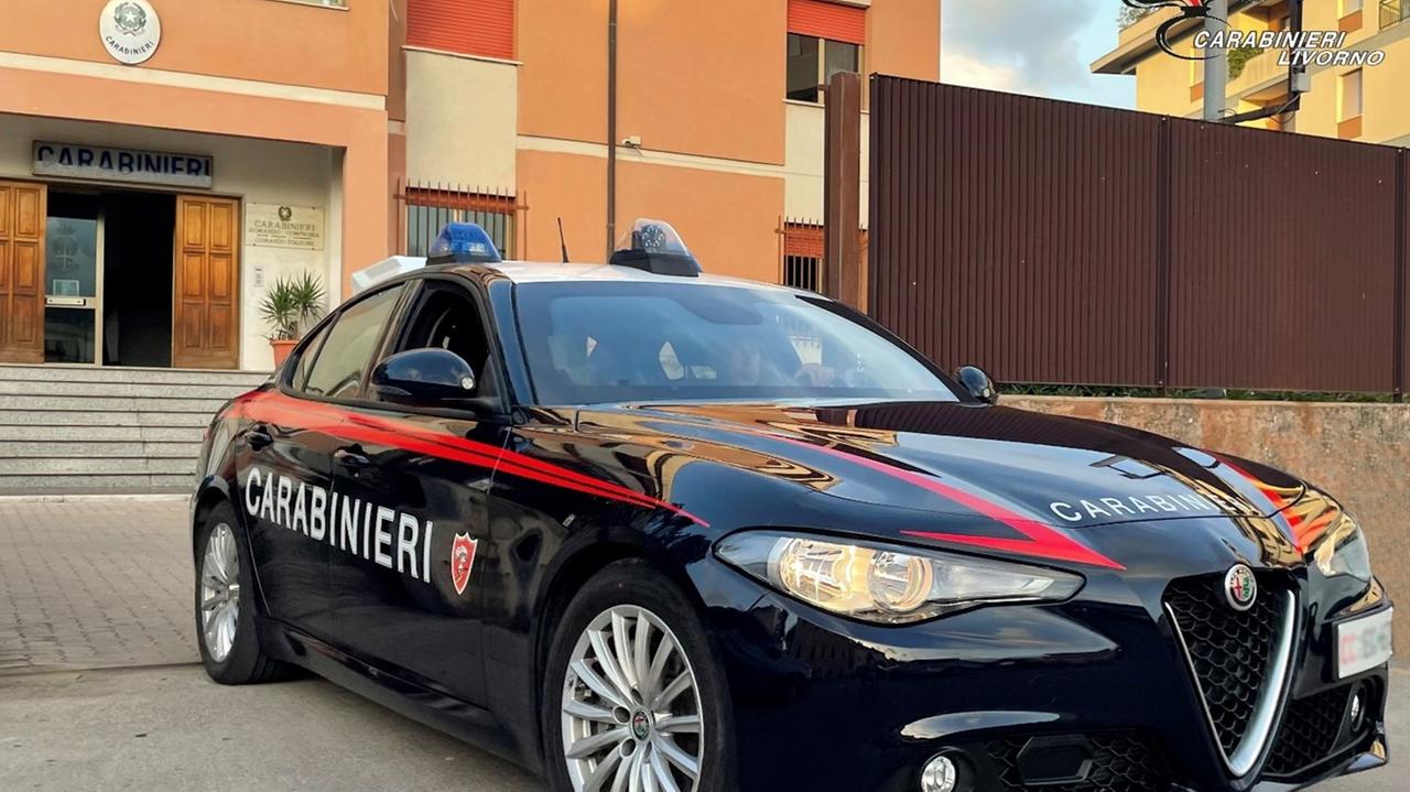 Una pattuglia dei carabinieri (foto d'archivio)