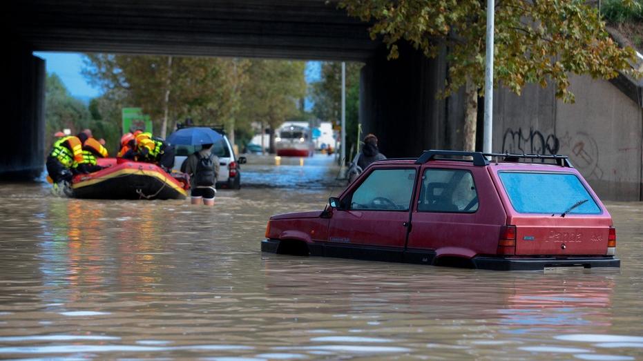 Alluvione in Toscana, il sindaco di Campi Bisenzio: «Abbandonati dal governo»