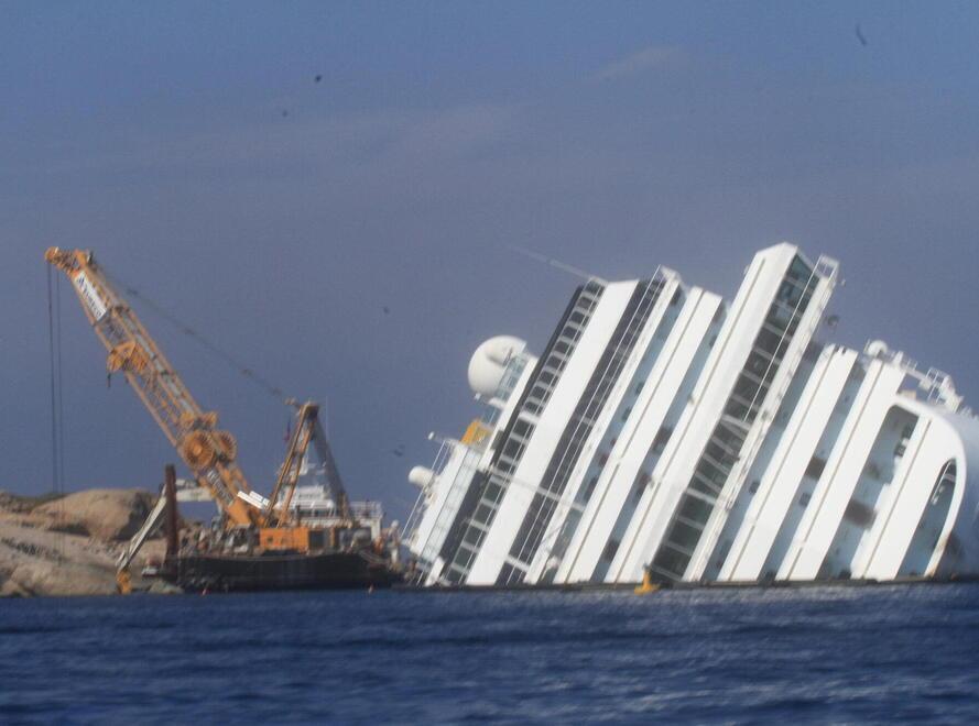 Costa Concordia, dodici anni dopo: oggi è il giorno del dolore