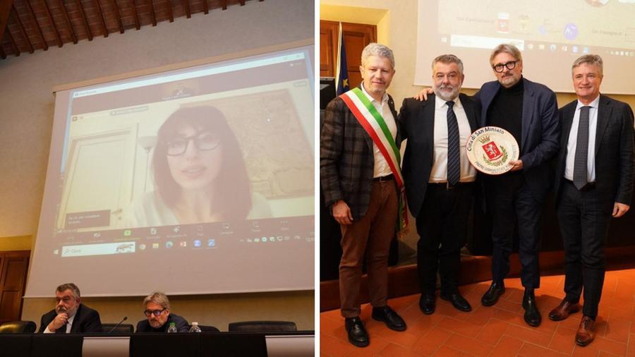 
	A sinistra il collegamento con Cecilia Sala, a&nbsp;destra la premiazione di Pino Rinaldi

