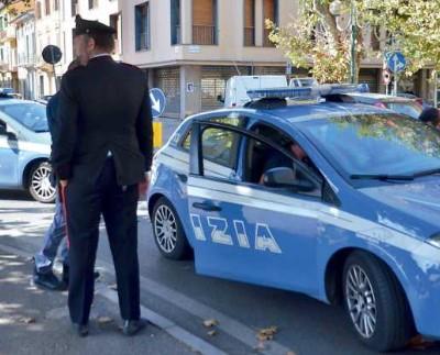 
	La polizia in zona municipio

