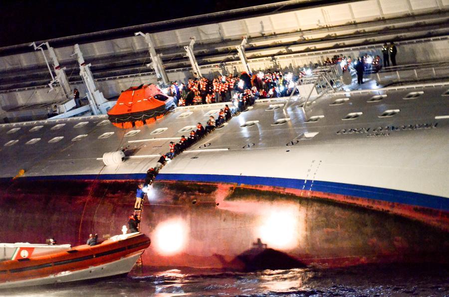 Costa Concordia, quella notte in redazione: dal "problema elettrico" alla realizzazione che si trattava di un disastro
