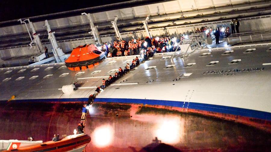 Costa Concordia, quella notte in redazione: dal "problema elettrico" alla realizzazione che si trattava di un disastro