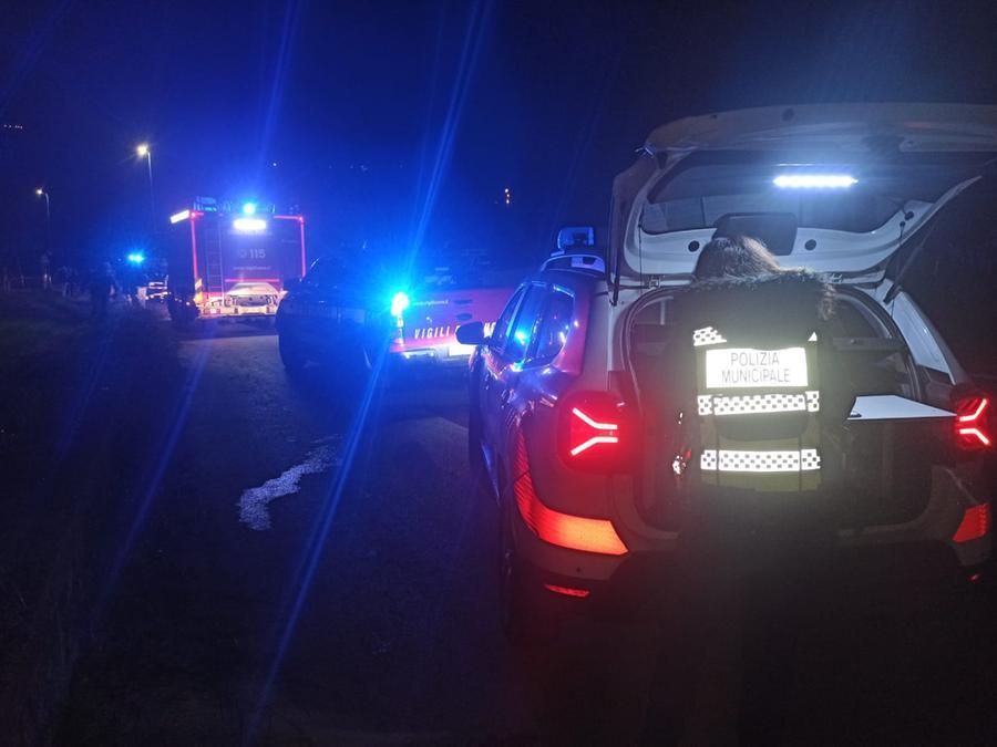 Valdottavo, muore a 48 anni schiacciato dal trattore: lascia tre figli