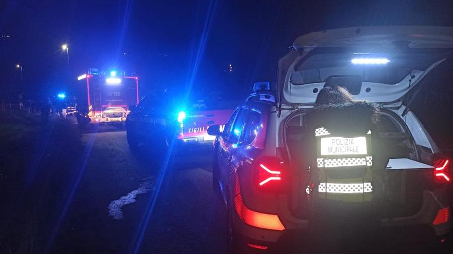 Valdottavo, muore a 48 anni schiacciato dal trattore: lascia tre figli