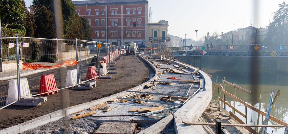 Ferrara. Cantiere infinito in via Darsena: «La situazione è insopportabile»