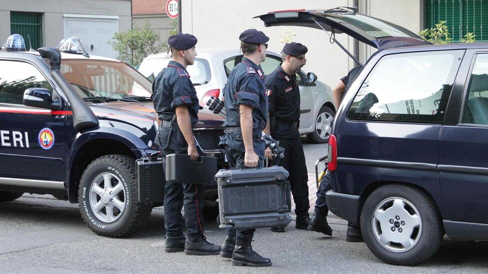 Carabinieri del reparto investigazioni scientifiche intervenuti per i rilievi tecnico-specialistici (foto d’archivio)