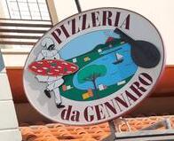 L’insegna della pizzeria “da Gennaro”