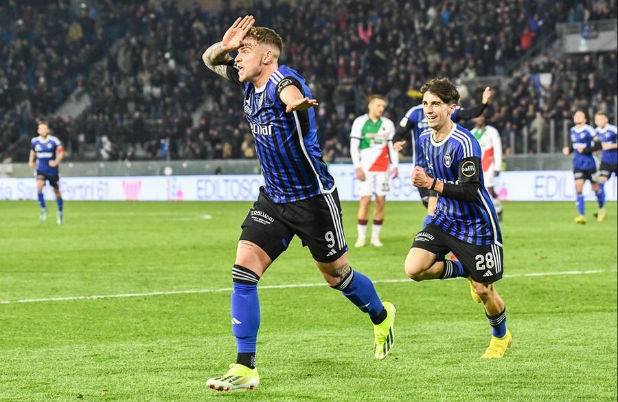 Pisa, con la Reggiana una partita a metà, in campo e anche fuori: salvati dallo Squalo