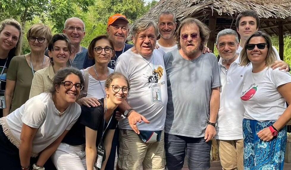 Da Beppe Carletti a Zucchero Fornaciari Reggio Emilia in Cambogia in aiuto dei bambini