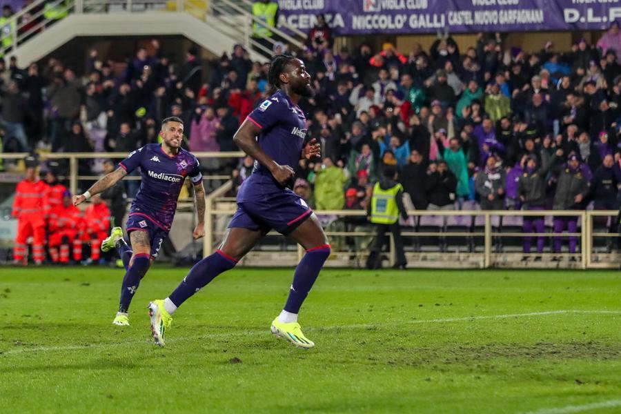La Fiorentina riacciuffa l’Udinese con un rigore di Nzola: 2-2 al Franchi