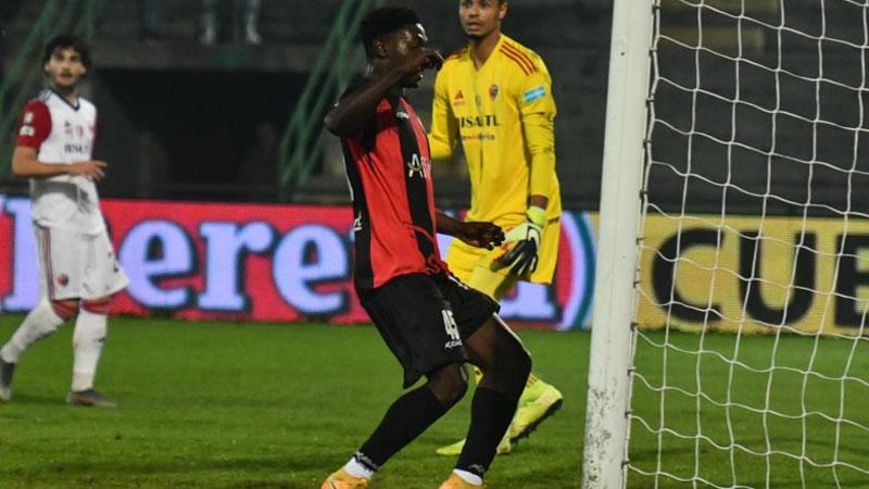 Yeboah  segna il gol del vantaggio iniziale ed è uno dei pochi a salvarsi dal naufragio generale