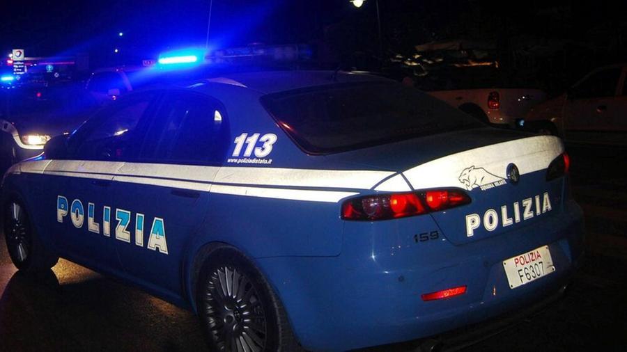 Prato, gli rompono una gamba per portargli via telefono e portafoglio
