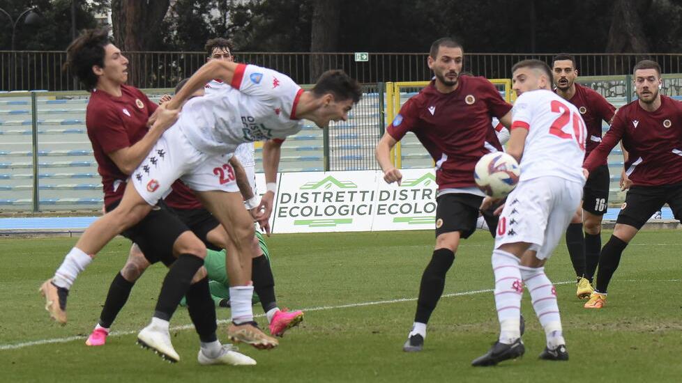 Un’azione combattuta tra Grosseto e Livorno allo Zecchini (foto Agenzia Bf)