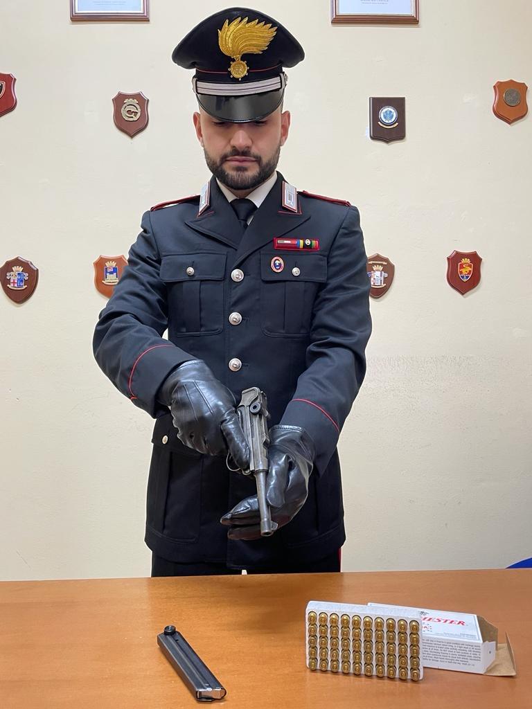 Torpè: sorpreso con arma da guerra e proiettili, arrestato 53enne