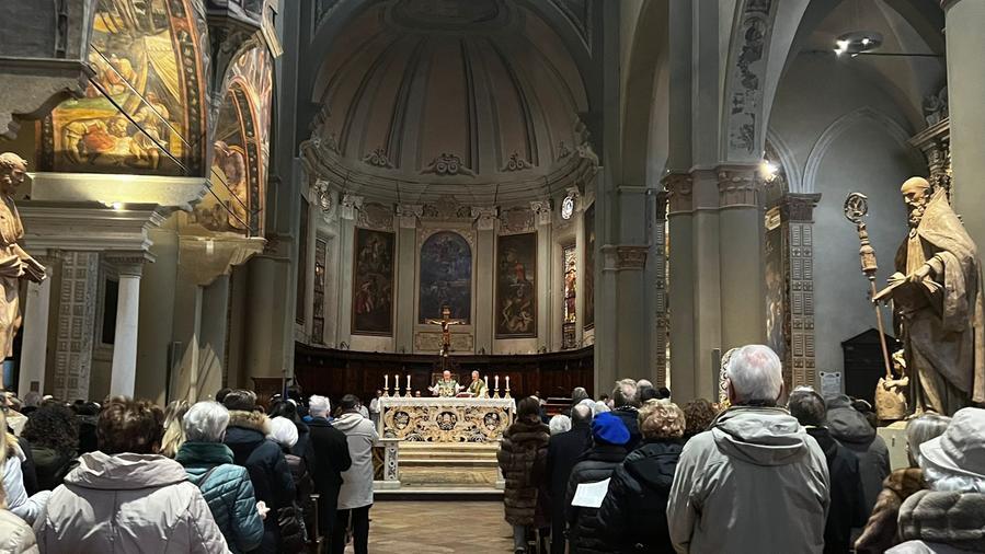 Monaci benedettini, ultima messa in San Pietro a Modena: «Un pezzo di storia che se ne va»