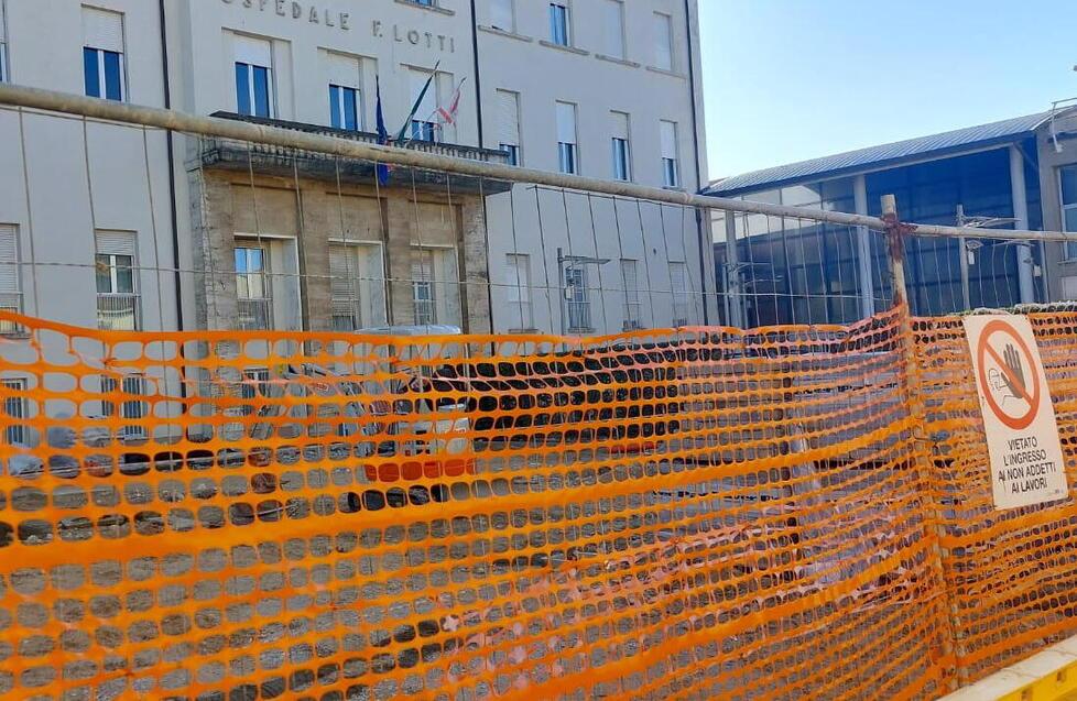 Pontedera, lavori all’ospedale Lotti: parte la rimozione dell'amianto